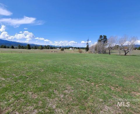 Photo of TBD Goslin Loop, Cascade, ID 83611 (MLS # 98948437)