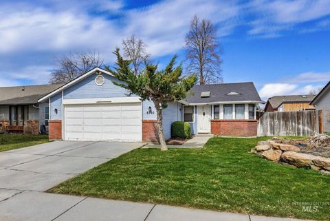 Photo of 8792 W Canterbury St, Boise, ID 83704 (MLS # 98978206)