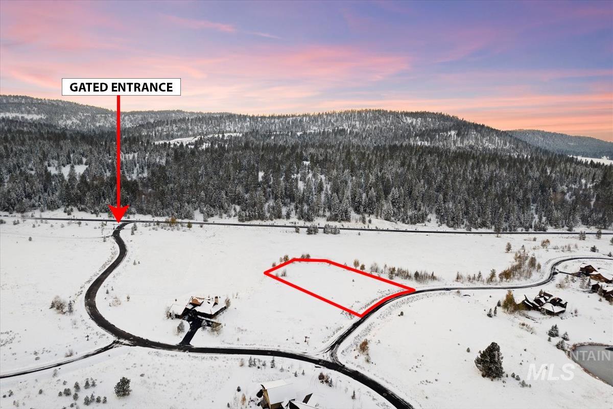 View of home's community featuring a mountain view