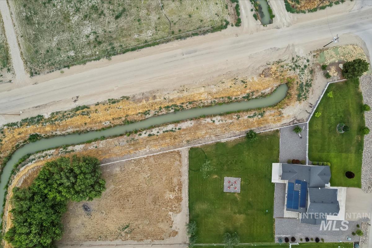 Aerial overview of property's location