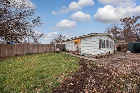 Photo of 1165 Pioneer Rd, Weiser, ID 83672 (MLS # 98969311)