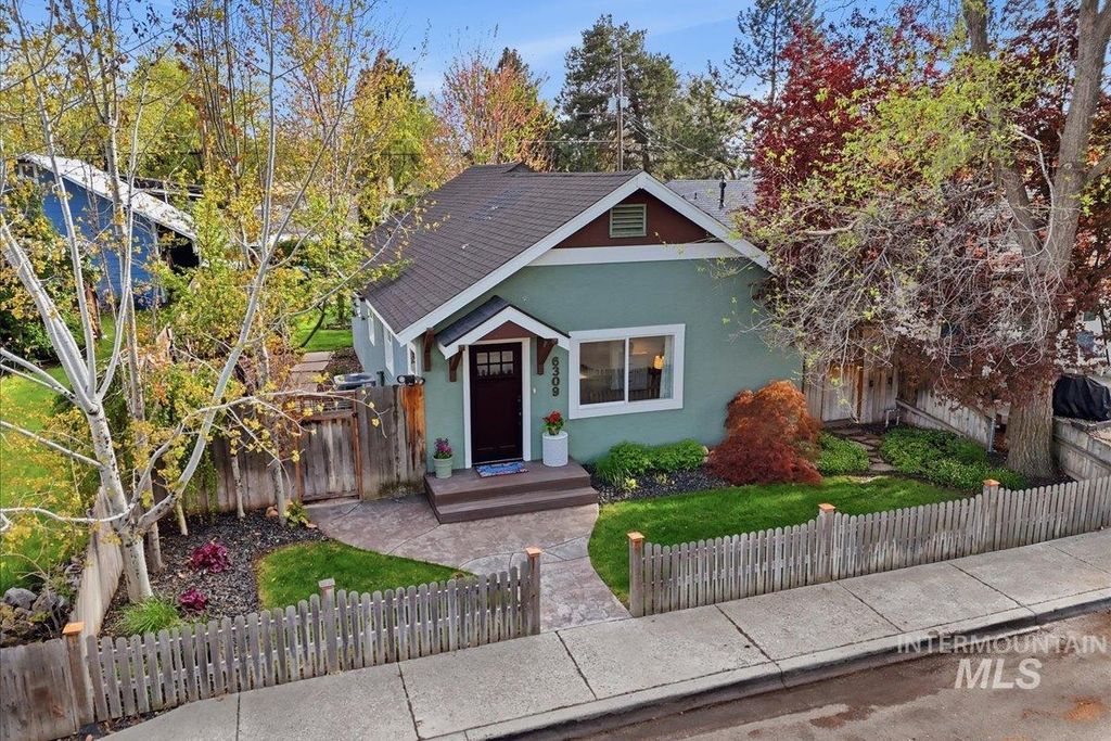 Photo of 6309 W Post St, Boise, ID 83704 (MLS # 98982596)