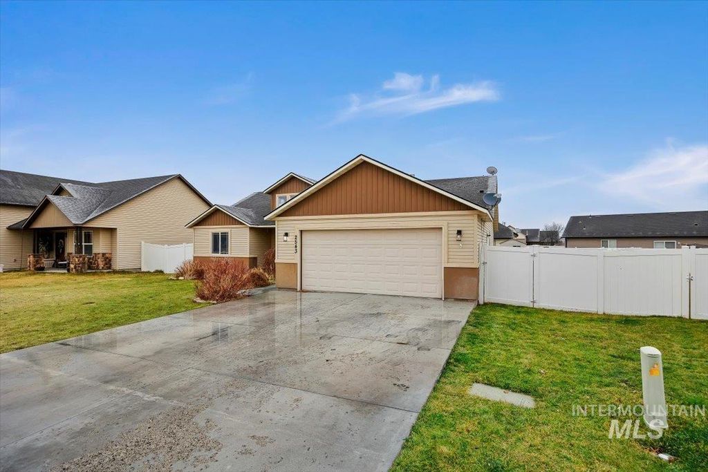 Photo of 2543 Yellowstone Trail, Burley, ID 83318 (MLS # 98972717)