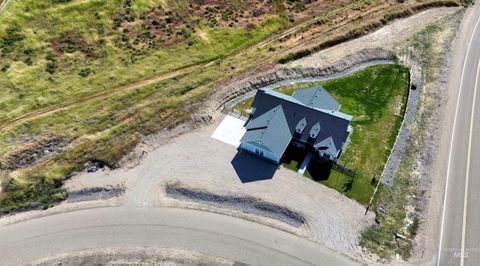 Photo of 9279 Rolling Hills Ct, Nampa, ID 83686 (MLS # 98984282)