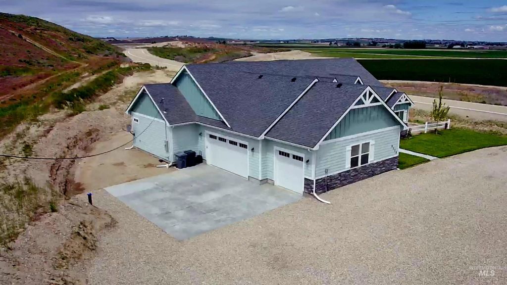 Photo of 9279 Rolling Hills Ct, Nampa, ID 83686 (MLS # 98984282)