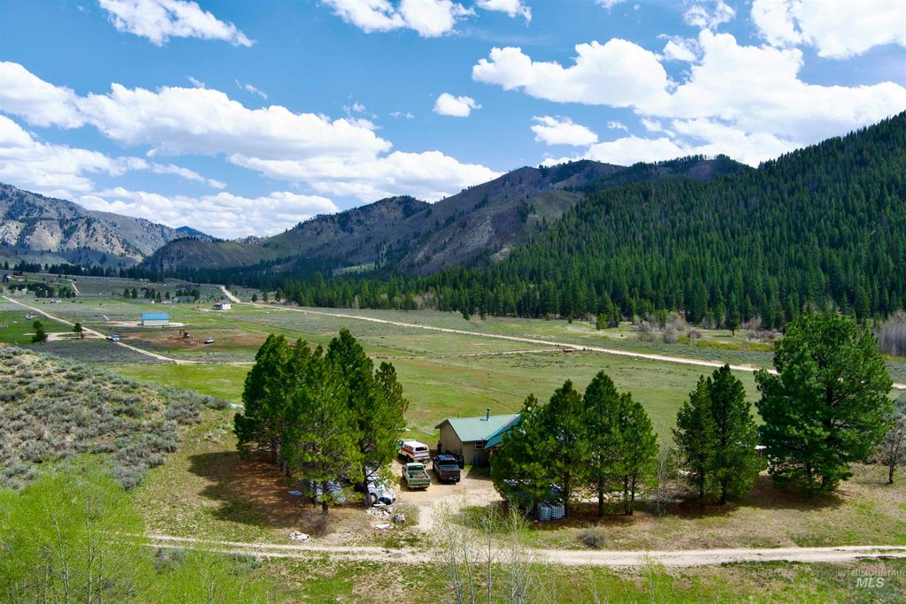 Photo of 4942 E Baumgartner Rd, Featherville, ID 83647 (MLS # 98984690)