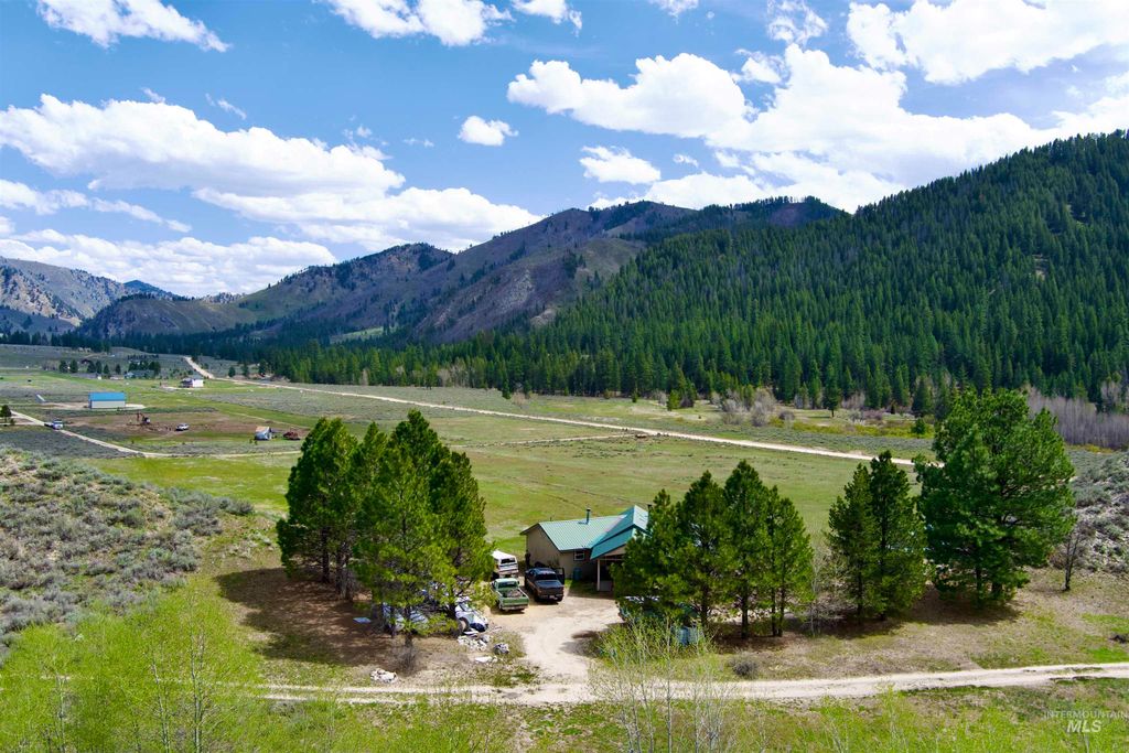 Photo of 4942 E Baumgartner Rd, Featherville, ID 83647 (MLS # 98984690)