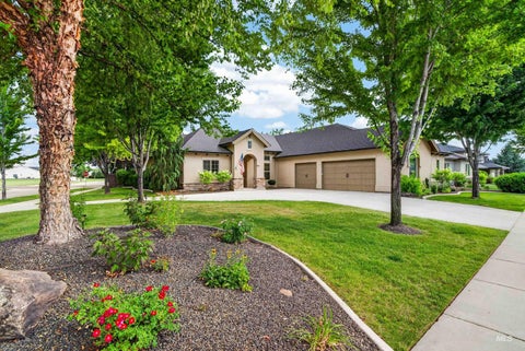 Photo of 4221 W Greenspire Dr, Meridian, ID 83646 (MLS # 98994851)