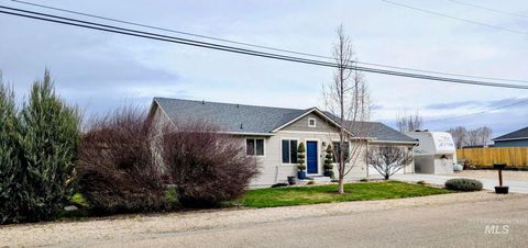 Photo of 1518 E Florida Ave, Nampa, ID 83686 (MLS # 98977868)