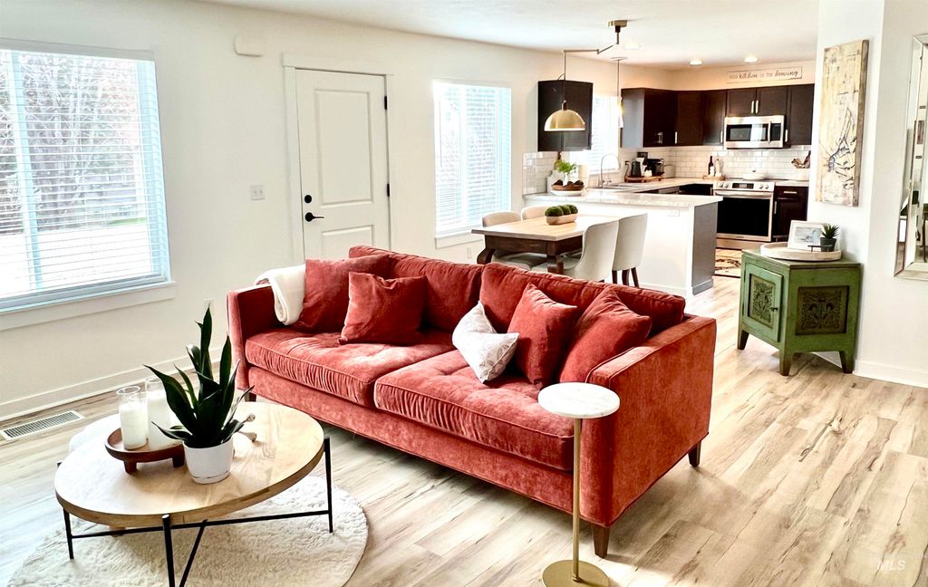 Photo of 1518 E Florida Ave, Nampa, ID 83686 (MLS # 98977868)