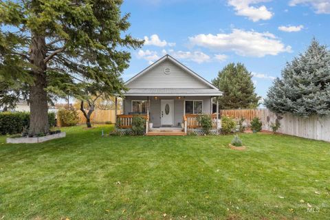 Photo of 522 E Cleveland Ave #N Commercial, Glenns Ferry, ID 83623 (MLS # 98966978)