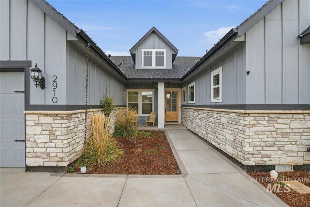 Photo of 2910 E Brace St, Meridian, ID 83642 (MLS # 98971246)