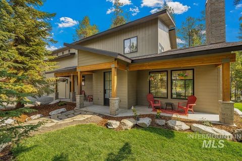 Photo of 12850 Aurora Dr, Donnelly, ID 83615 (MLS # 98973267)