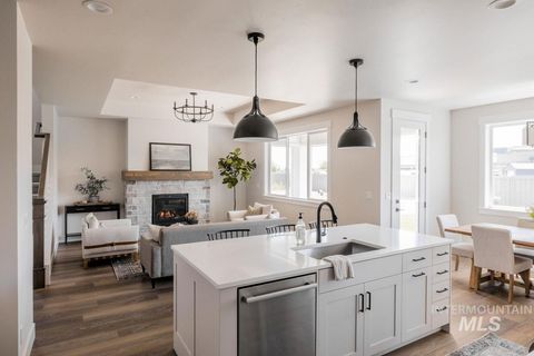 Photo of 10439 Stony Oak St, Nampa, ID 83687 (MLS # 98946488)