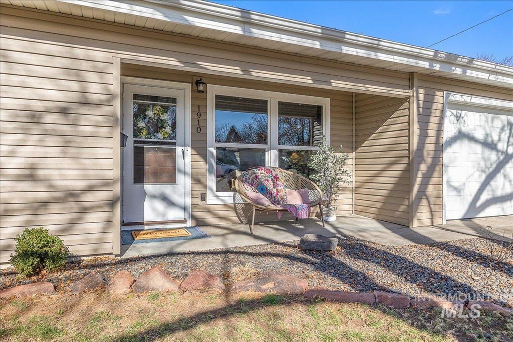 Photo of 1910 W Lemhi St, Boise, ID 83705 (MLS # 98974467)