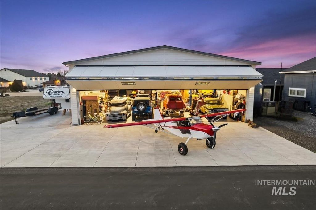 Photo of 21301 Cessna Ct, Greenleaf, ID 83626 (MLS # 98976299)