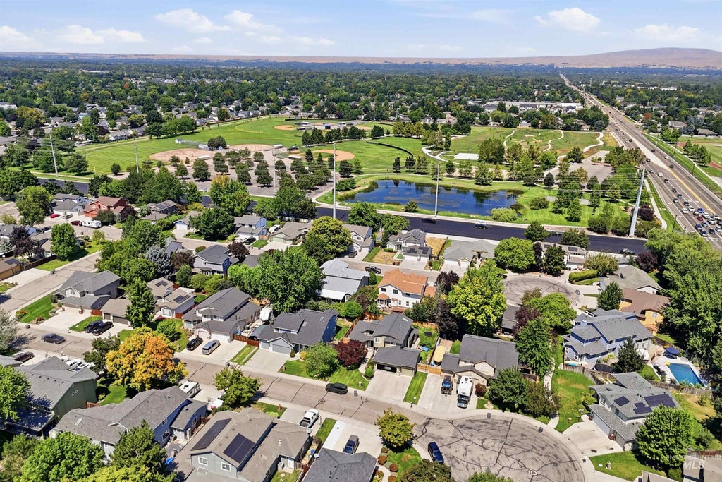 Photo of 13922 W Dominion Ct, Boise, ID 83713 (MLS # 98996557)
