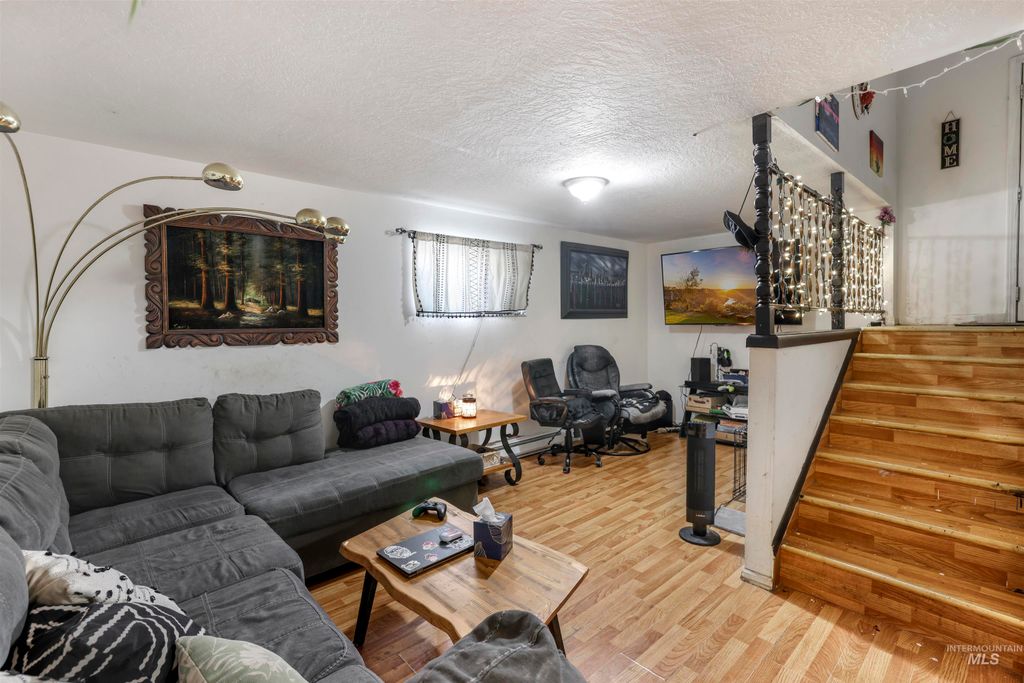 Photo of 414 Heyburn Ave, Twin Falls, ID 83301 (MLS # 98968479)