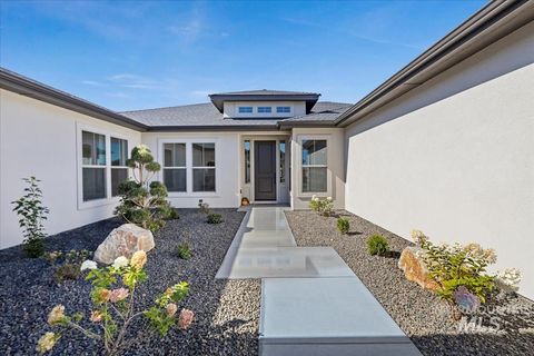 Photo of 2061 N Peakhurt Ave, Kuna, ID 83634 (MLS # 98963490)