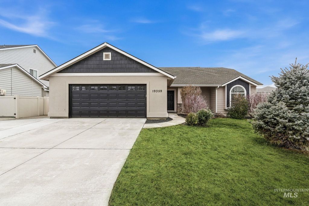 Photo of 19359 Warbler Way, Caldwell, ID 83605 (MLS # 98971902)
