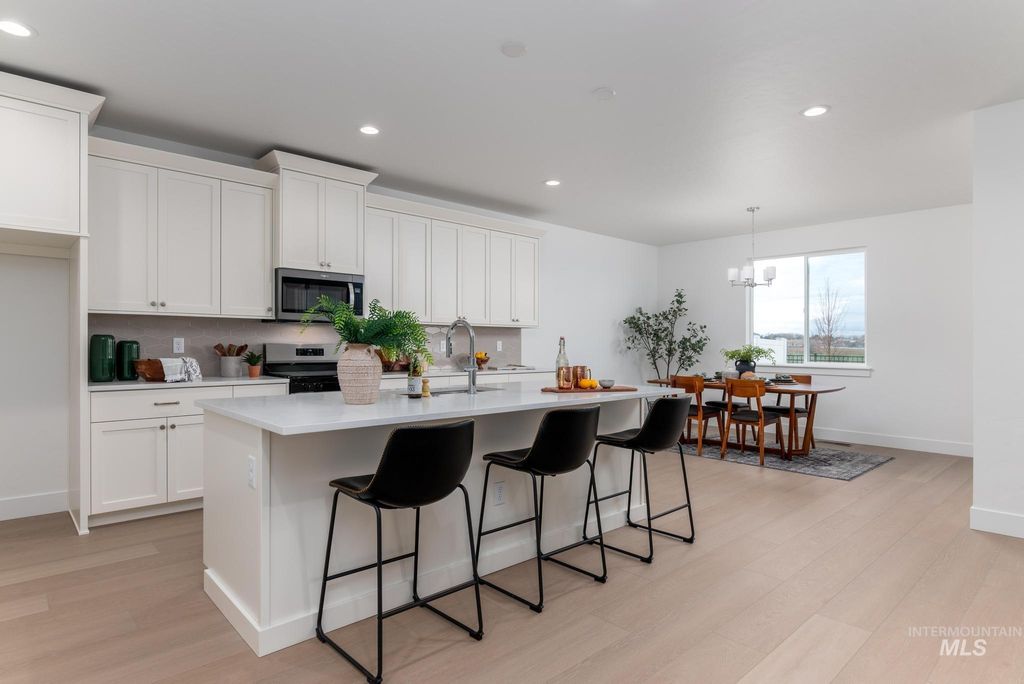 Photo of 831 W Bay St, Middleton, ID 83644 (MLS # 98976996)