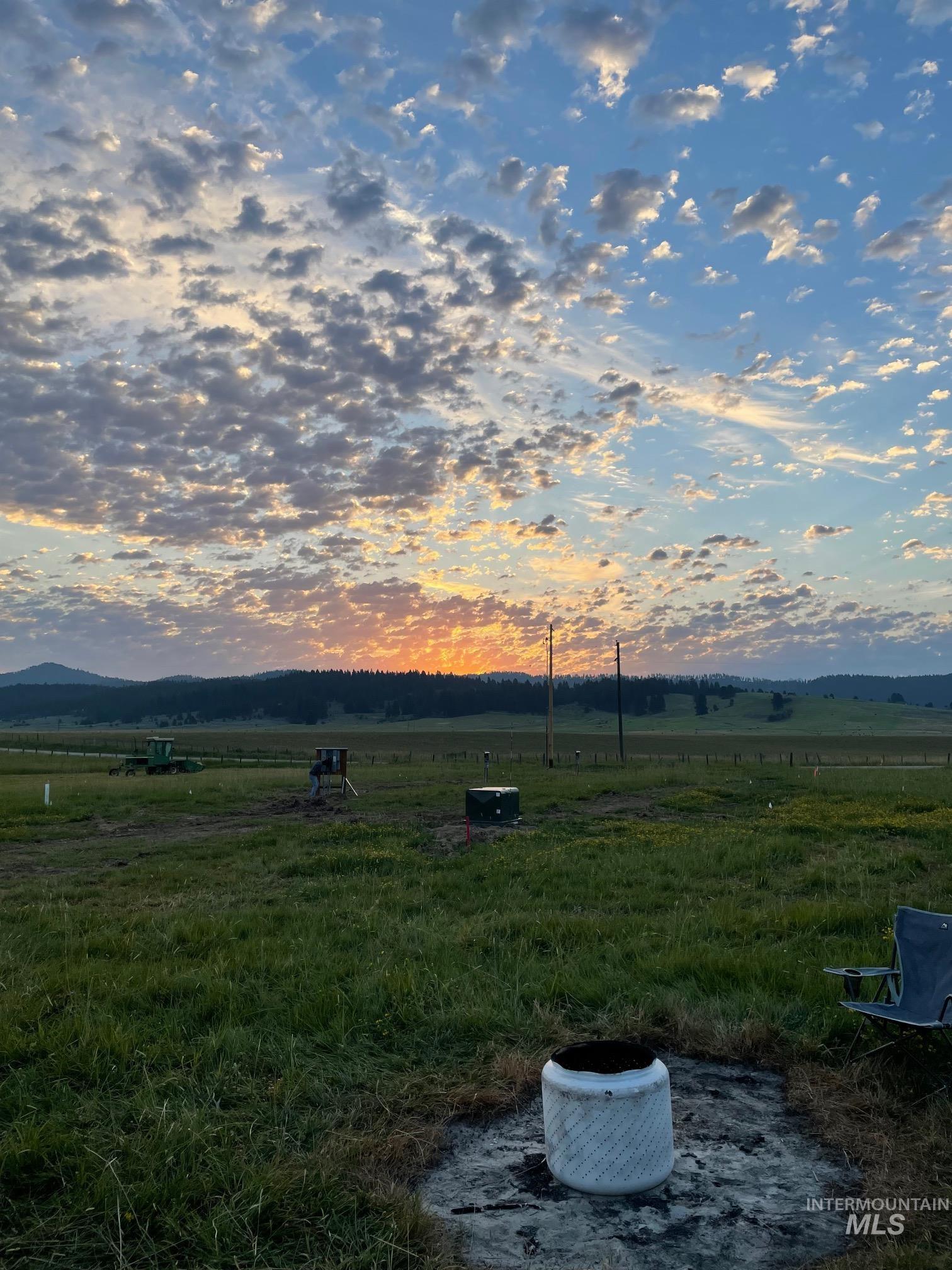View of yard featuring a rural view