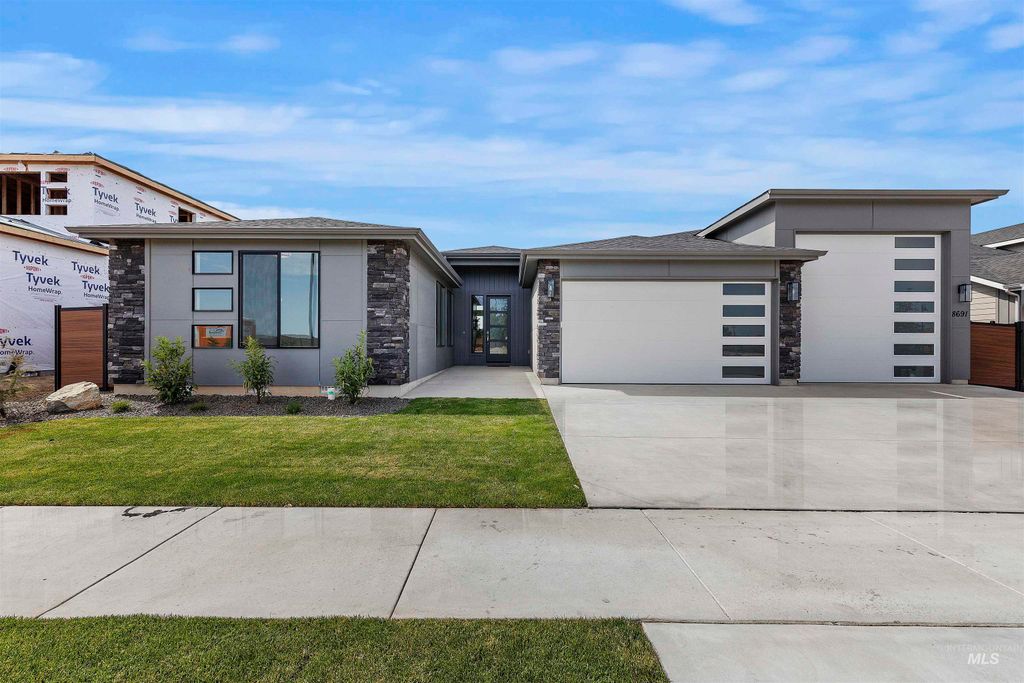 Photo of 8691 W Inspirado Street, Meridian, ID 83646 (MLS # 98963495)