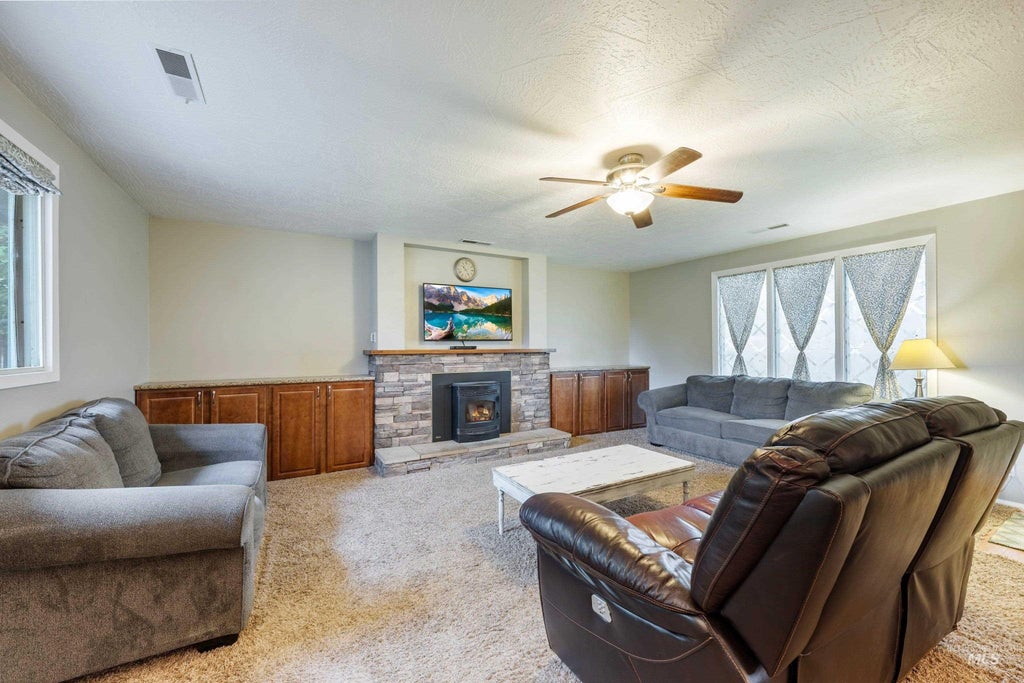 Photo of 18 Reich St, Marsing, ID 83639 (MLS # 98999440)