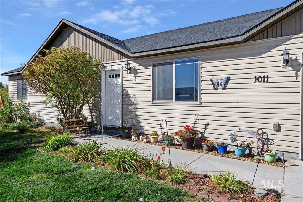 Photo of 1011 Kristina Cir, Filer, ID 83328 (MLS # 98963096)