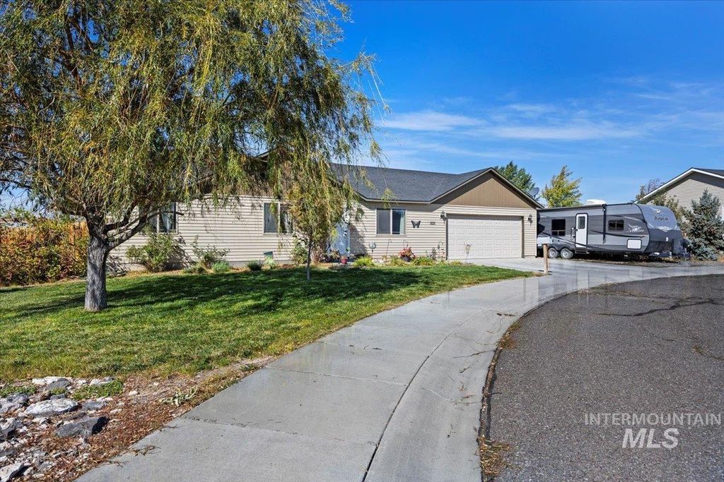 Photo of 1011 Kristina Cir, Filer, ID 83328 (MLS # 98963096)