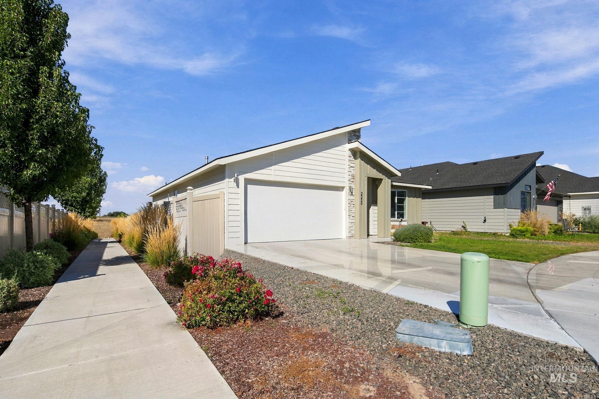 2359 N Thistle Dr