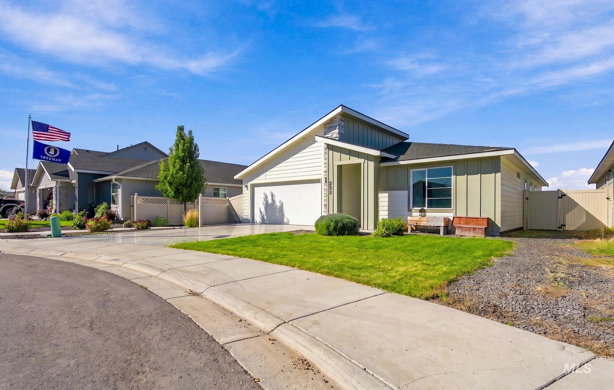 2359 N Thistle Dr