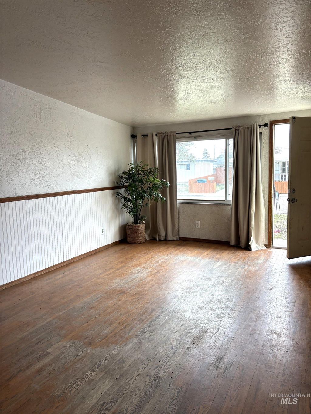 Photo of 675 S 13th E, Mountain Home, ID 83647 (MLS # 98972491)