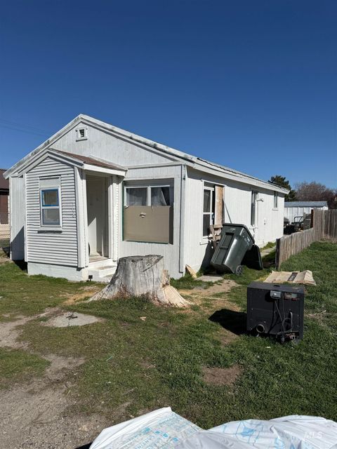 108 N 3rd St E Paul ID 83347