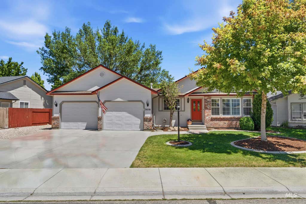 Photo of 3058 N Yellow Peak Way, Meridian, ID 83646 (MLS # 98990465)