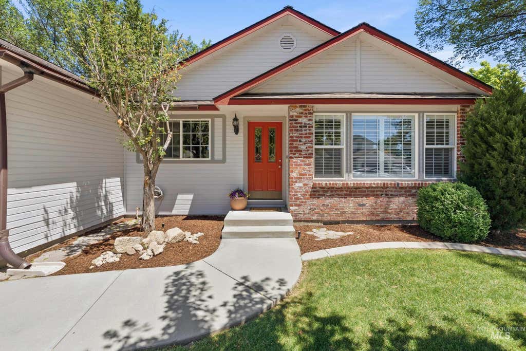 Photo of 3058 N Yellow Peak Way, Meridian, ID 83646 (MLS # 98990465)