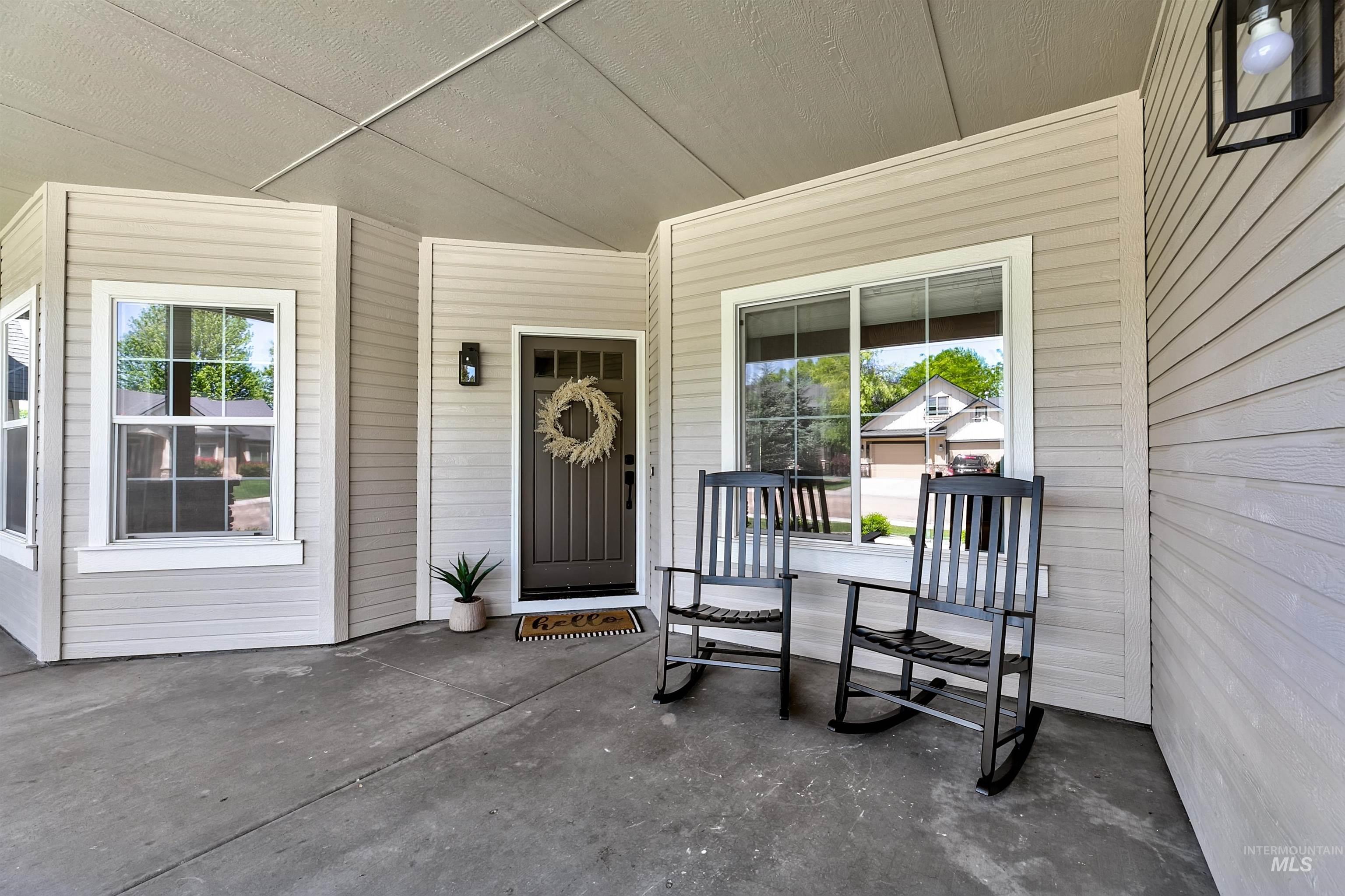 2571 W Astonte