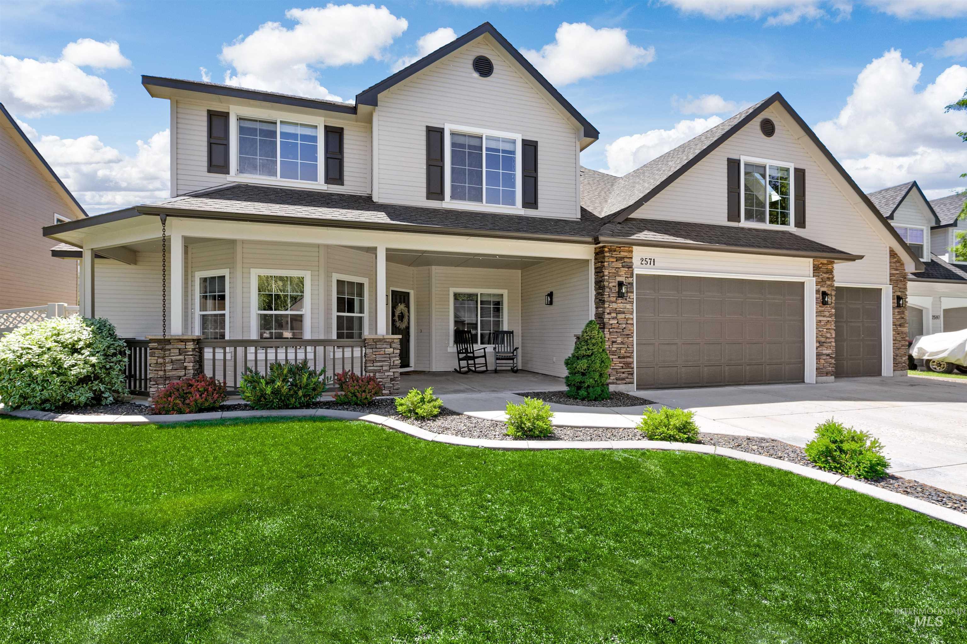 2571 W Astonte