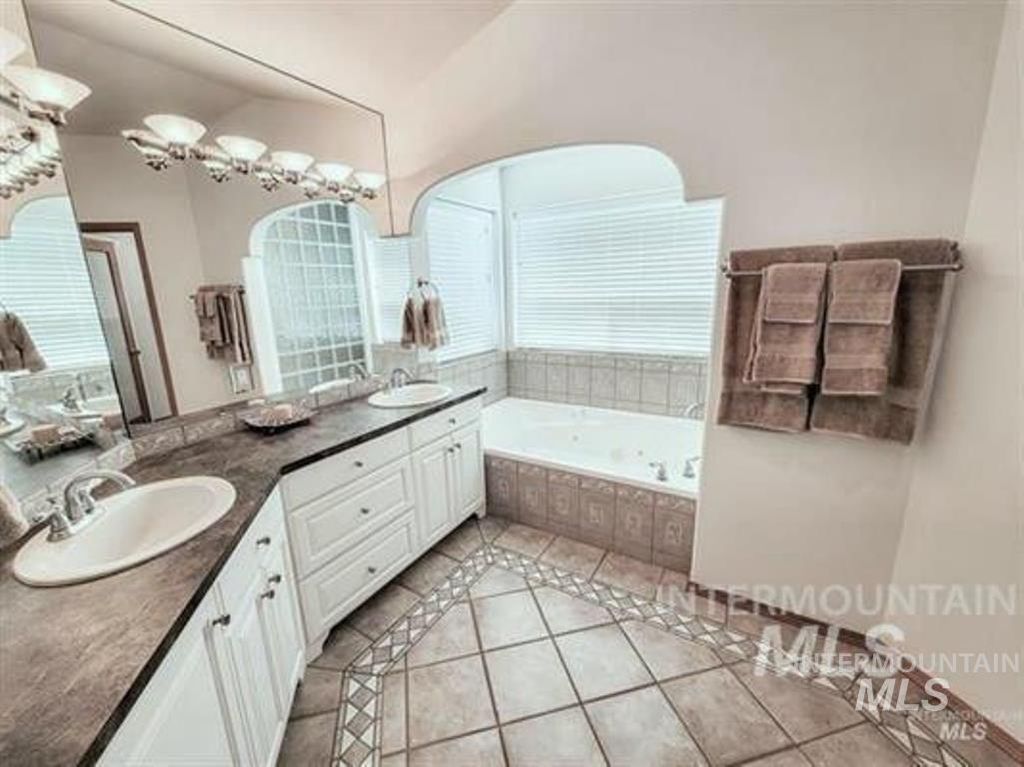 Photo of 3716 11th St E, Lewiston, ID 83501 (MLS # 98956539)