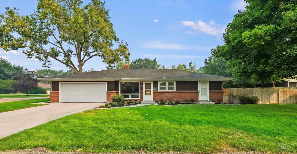 Photo of 8020 W King St, Boise, ID 83704 (MLS # 98995560)