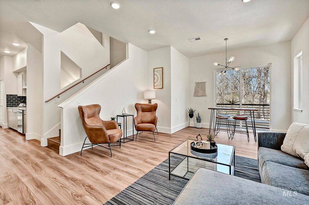 Photo of 2771 W Stewart Ave, Boise, ID 83702 (MLS # 98968718)