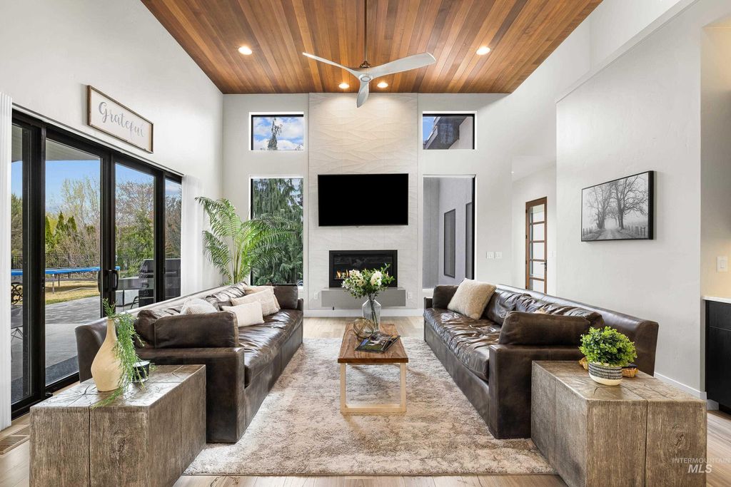 Photo of 3672 W Red Jade Ct, Meridian, ID 83646 (MLS # 98980457)