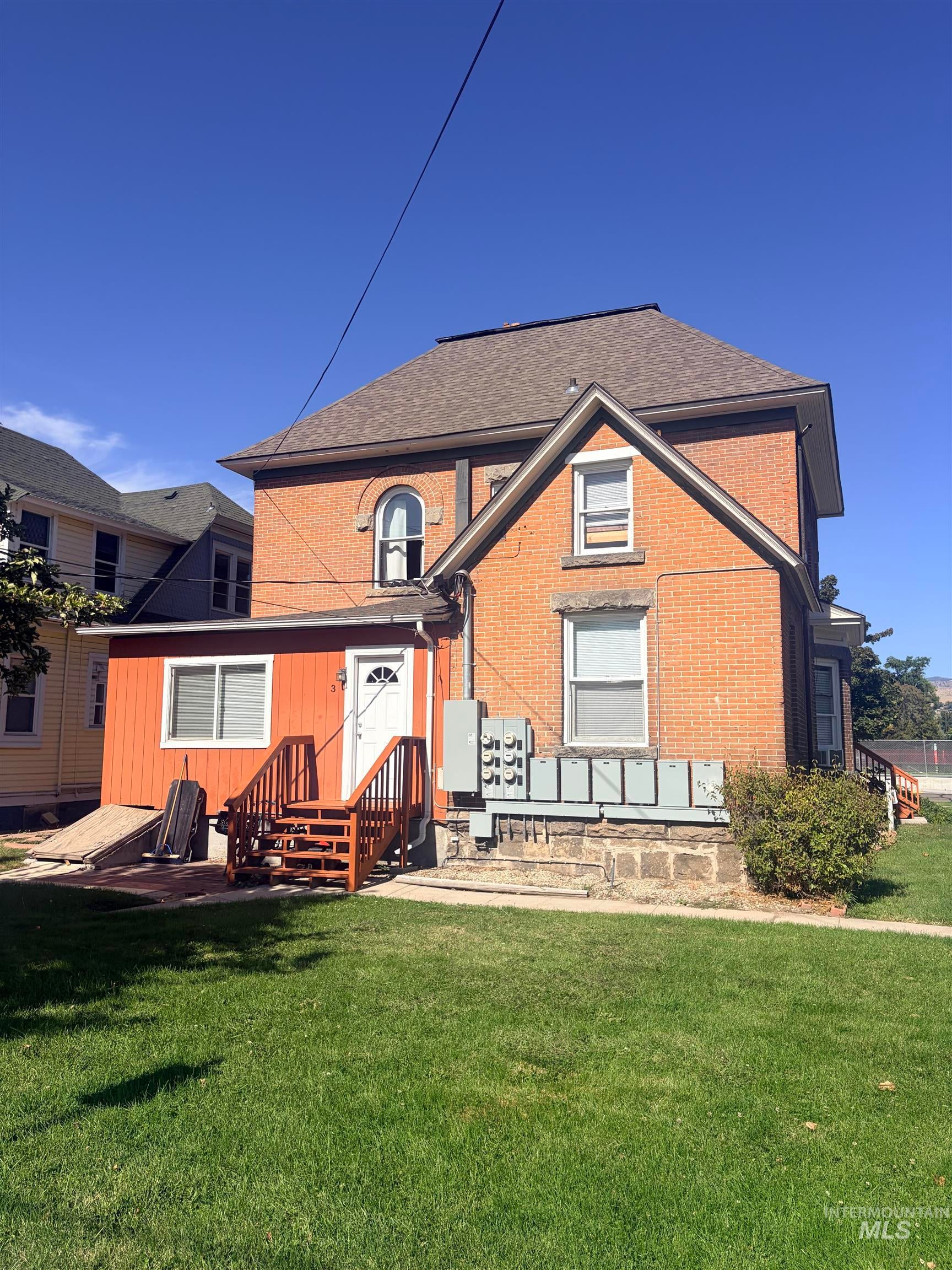 1201 W Washington