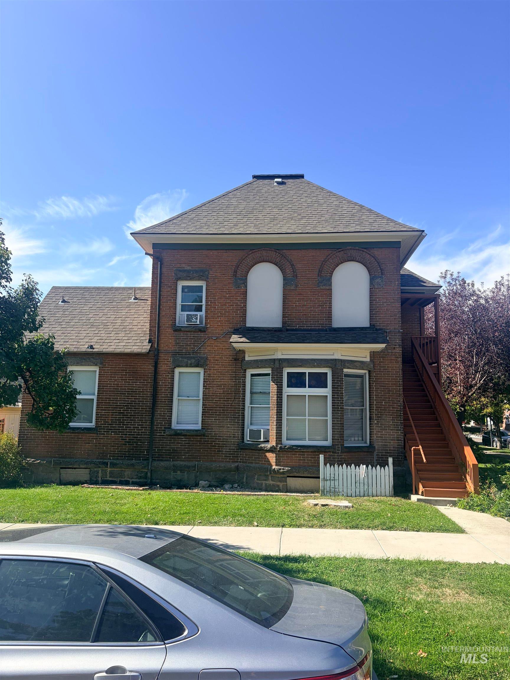1201 W Washington