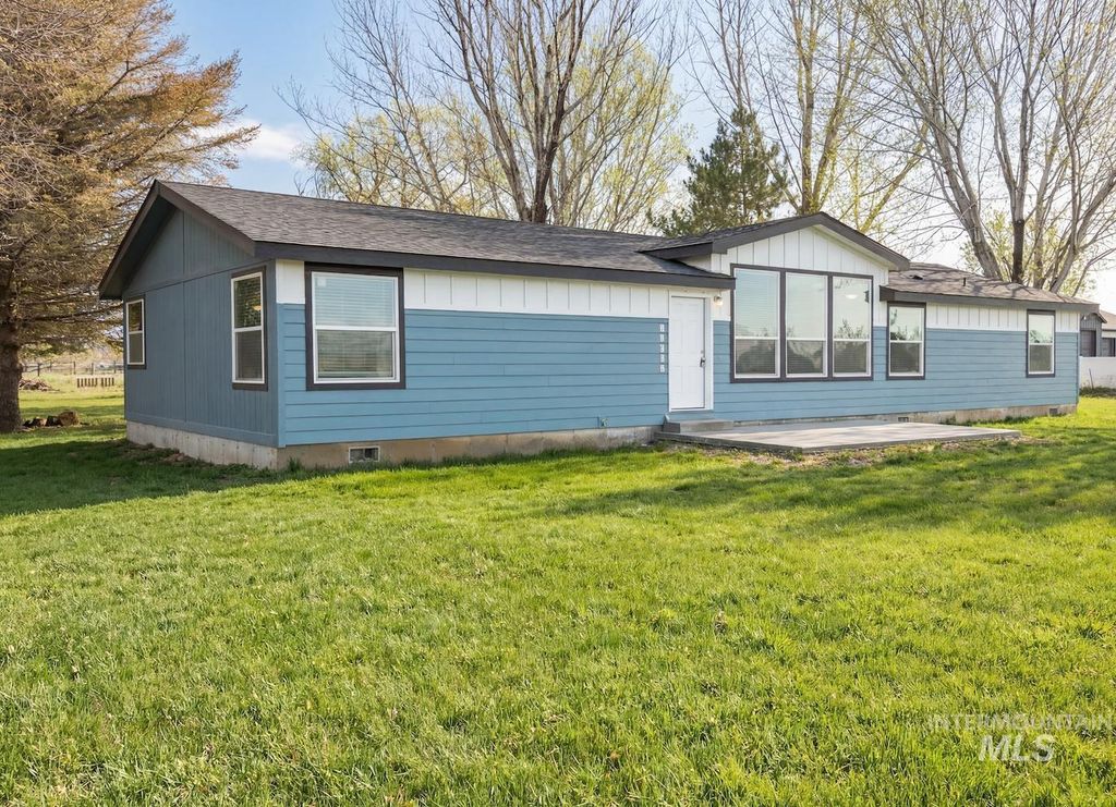 Photo of 13678 N Hawthorne Rd, Pocatello, ID 83202 (MLS # 98971088)