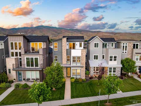 Photo of 3730 S Millbrook Way, Boise, ID 83716 (MLS # 98990679)