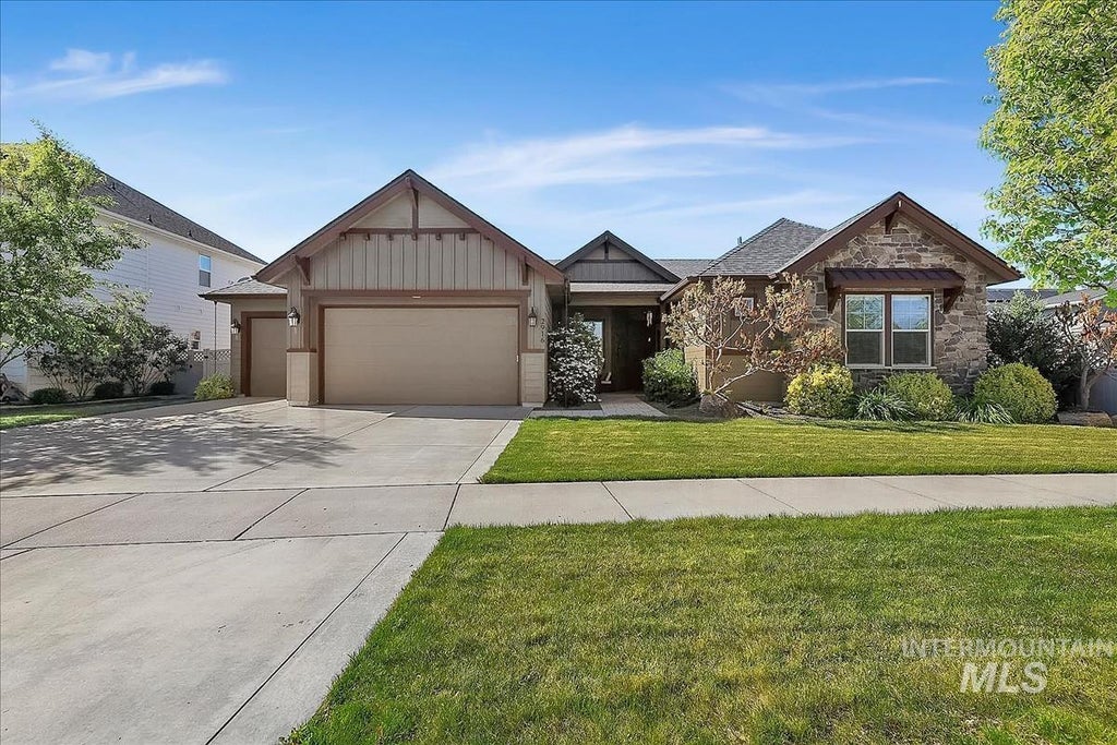 Photo of 2916 W Tubac Dr, Meridian, ID 83646 (MLS # 98999735)