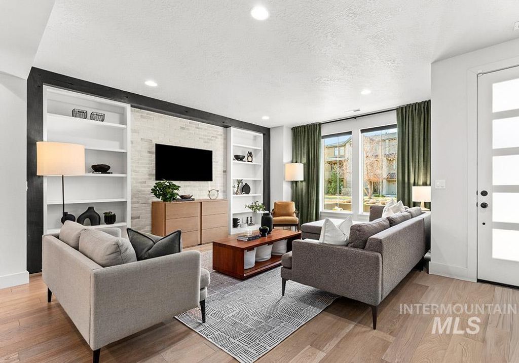 Photo of 3816 E Parkcenter Blvd, Boise, ID 83716 (MLS # 98977748)