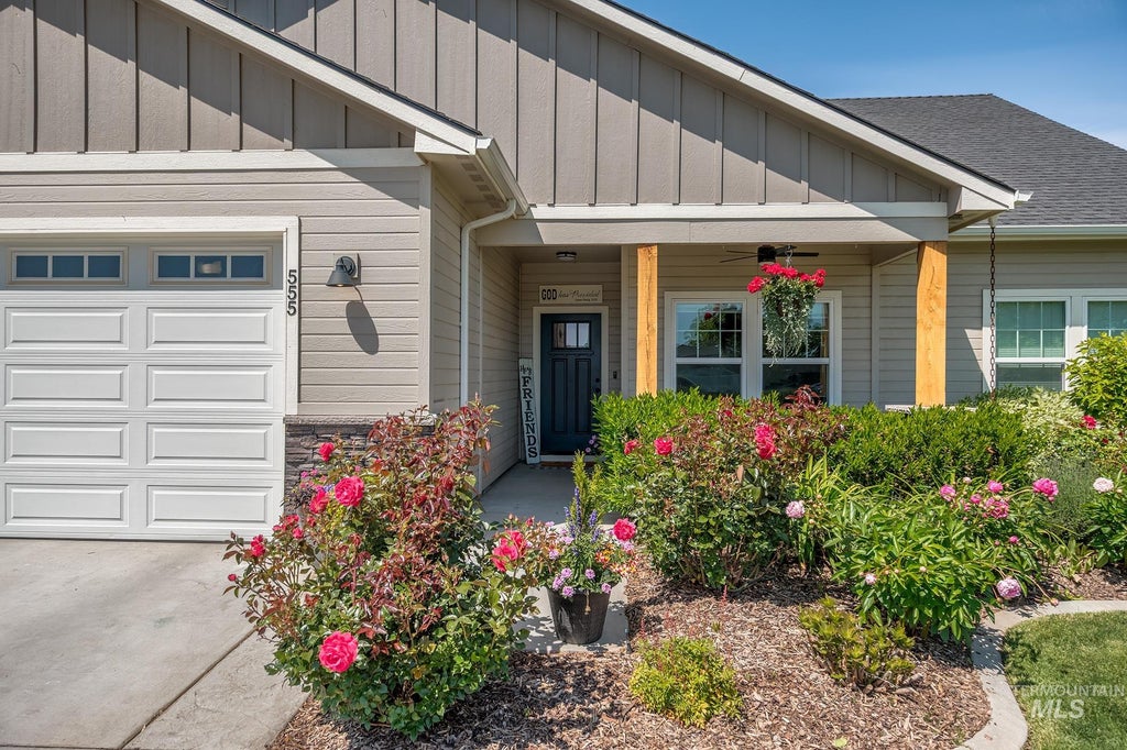 Photo of 555 Syringa Falls Ct, Fruitland, ID 83619 (MLS # 98989681)
