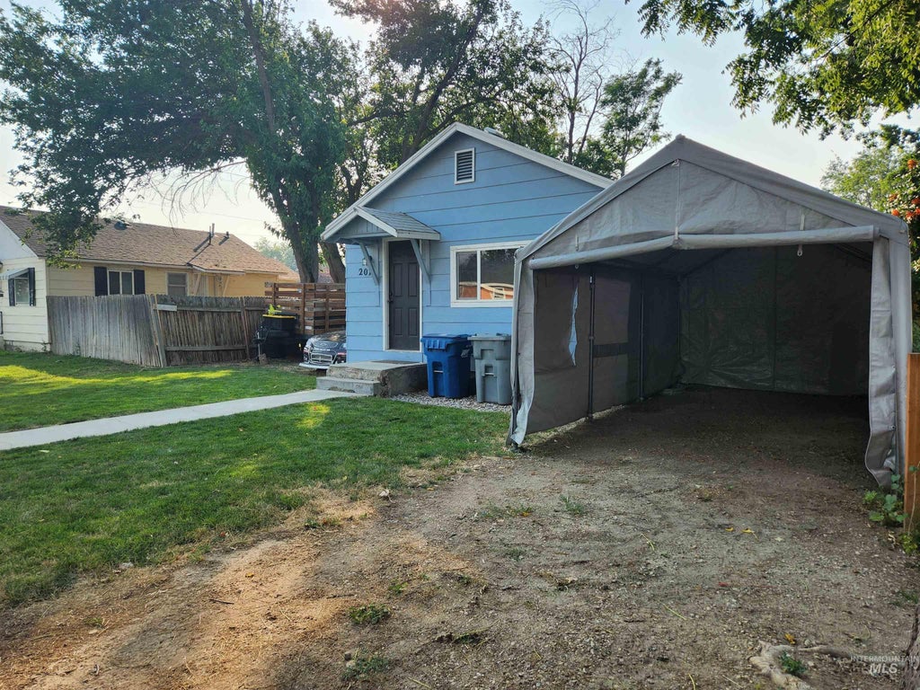 Photo of 207 9th Ave N AVE, Nampa, ID 83687 (MLS # 98994806)